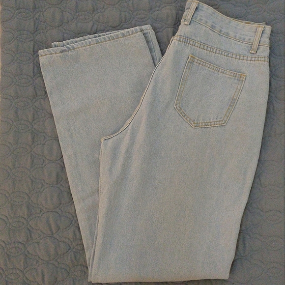 NWT Ripped Wide-Leg High-Waist Jeans - Picture 5 of 5